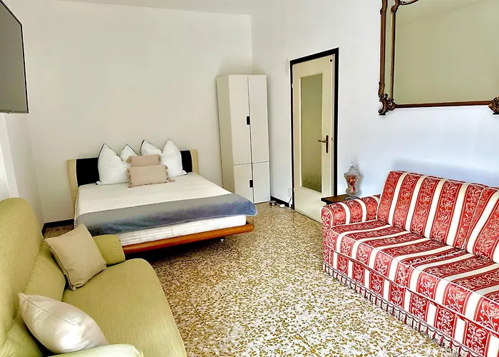 Spacious, Minimalist, Chic 