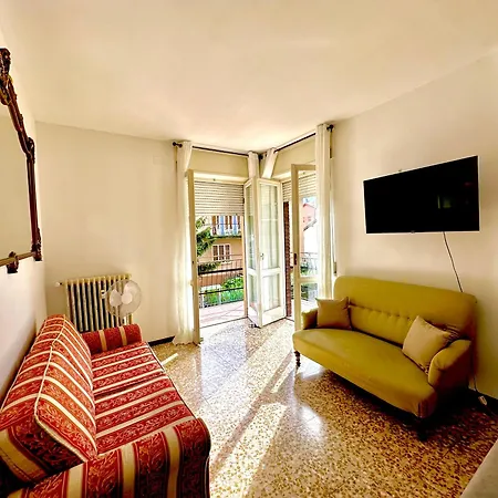 Spacious, Minimalist, Chic 