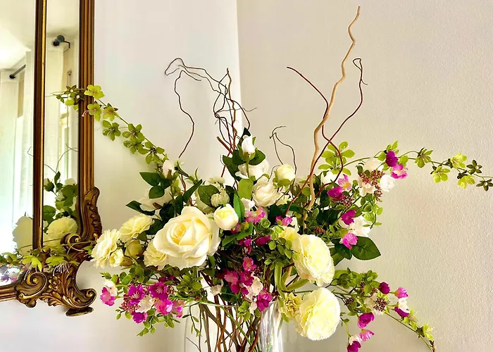 Spacious, Minimalist, Chic 