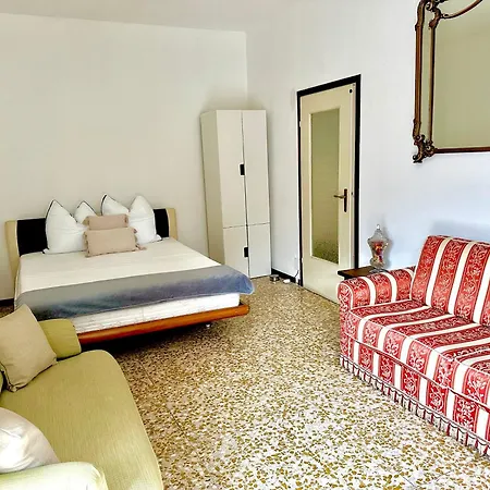 Spacious, Minimalist, Chic 